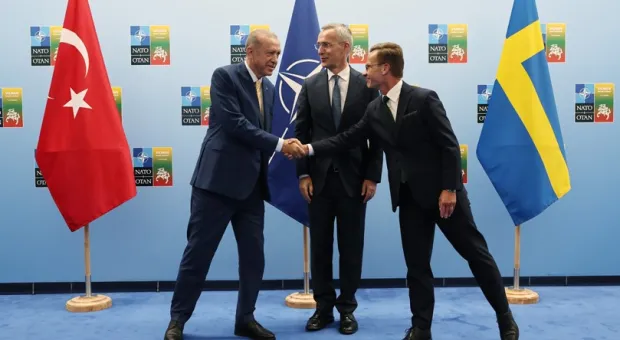 Турция согласилась на приём Швеции в НАТО: что за это получил Эрдоган