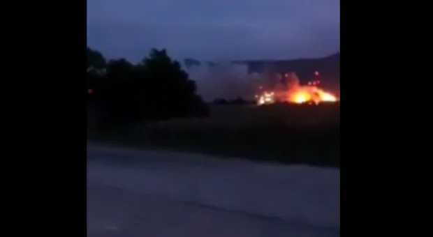 Из-за ночного пожара на полигоне в Крыму перекрыли трассу «Таврида»