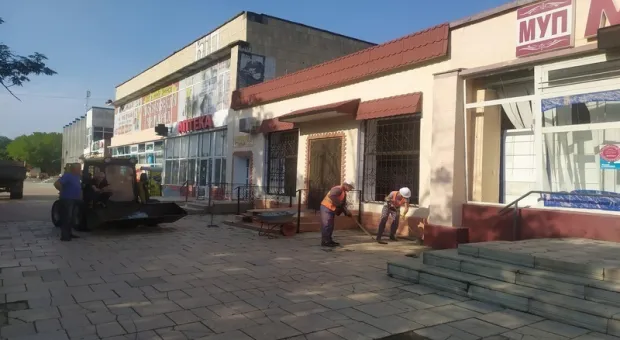 Посёлок на северо-западе Крыма восстанавливают после атаки БПЛА