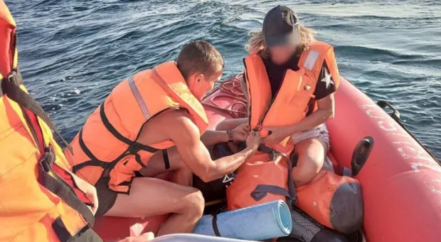 В Крыму дважды за сутки спасали унесённых в открытое море