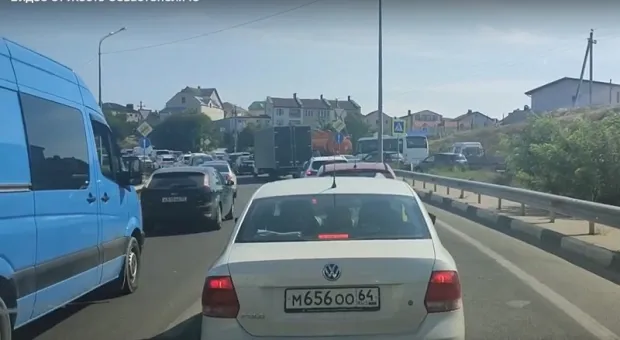 В Севастополе массовая авария у торгового центра привела к большим пробкам