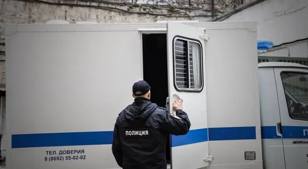В Севастополе заведено уголовное дело за нападение на государственный флаг