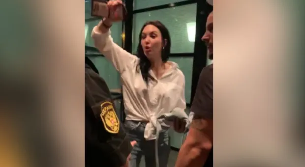 Близняшки-правоохранительницы устроили пьяный скандал в ресторане