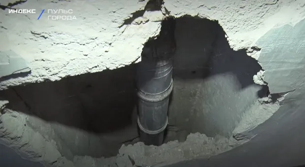 Коммунальщики занялись ремонтом разрушающихся многоэтажек в Севастополе