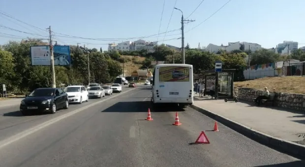 В Севастополе пожилая женщина попала под колёса автобуса 
