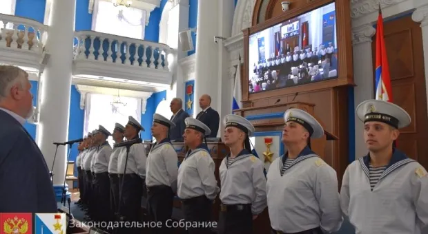 В севастопольском заксобрании выступили артисты флота 