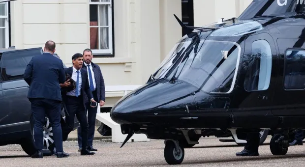 Британского премьера обвинили в «вертолётной наркомании»