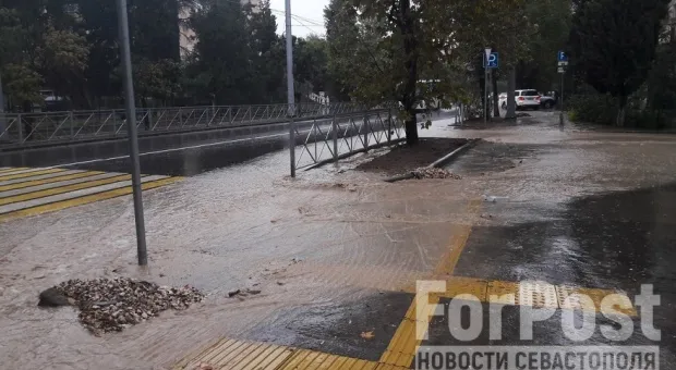 Жители улицы Горпищенко не дают забыть о проблеме ливнёвок в Севастополе 