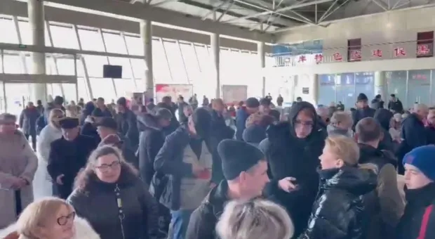 Более сотни российских туристов застряли на границе с Китаем