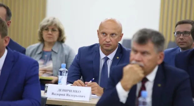 Российский мэр устал и устроил голосование, уволиться ему или нет