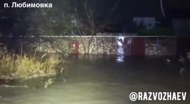 Севастопольская река Бельбек затопила дома в Любимовке