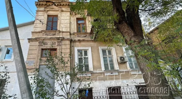В Севастополе решают судьбу красивейшего особняка в центре города