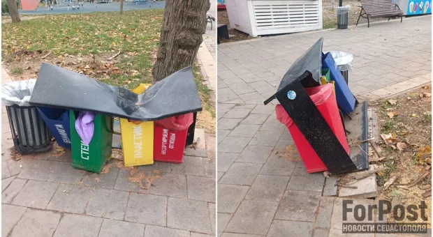 Урны для раздельного мусора в парке Севастополя обнаружили разбитыми