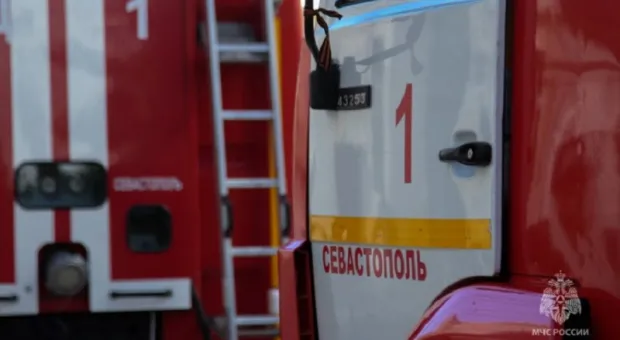 Два человека погибли этой ночью в севастопольской квартире