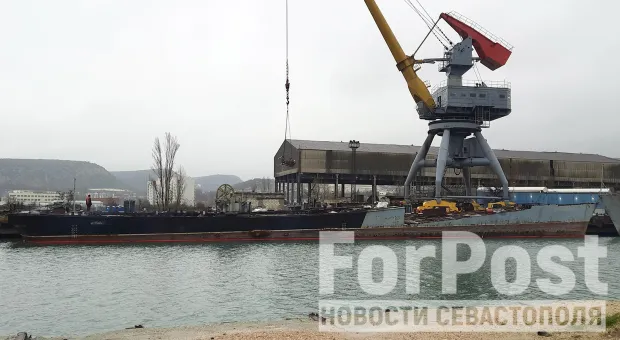 В Севастополе разделывают корвет ВМСУ «Луцк»