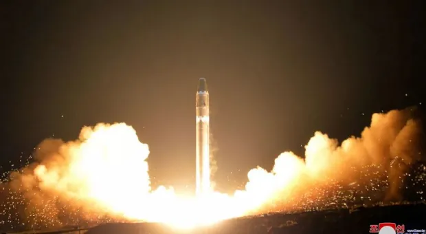 СМИ: КНДР запустила в сторону Японского моря баллистическую ракету