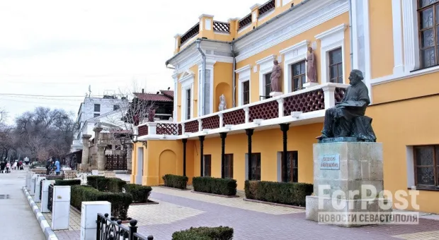 Легендарная картинная галерея Крыма не пострадала при ночной атаке ВСУ на Феодосию