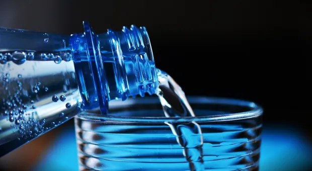 В воде из пластиковых бутылок обнаружили неожиданное