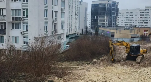 В Севастополе разрушается ещё одна подпорная стена