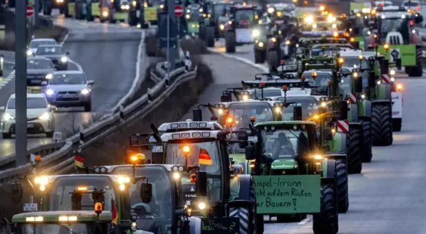 «Мощный поворот»: в России оценили обвинения в фермерских протестах в ЕС