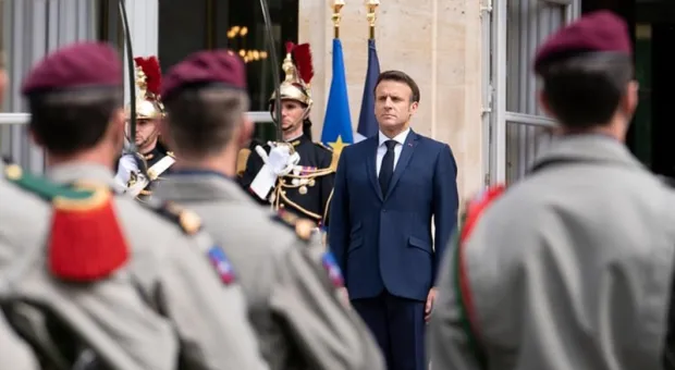 Закончатся украинцы — начнутся французы? Макрон готов отправить солдат на Украину
