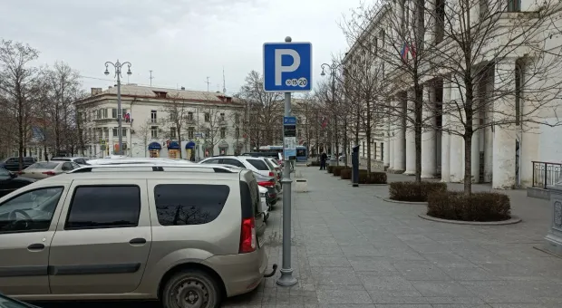 Севастопольцу «прилетел» штраф за не оплаченную в праздник парковку 