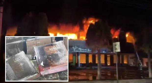 При пожаре в книжном магазине сгорели все книги, кроме библий