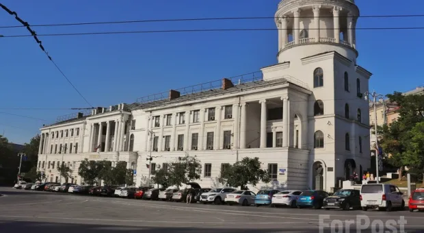 Тема строительства нового здания в центре Севастополя приобретает всё больший резонанс.
