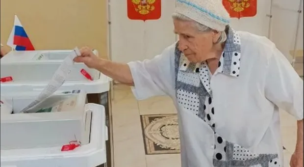 Новости России - СК показал пачки денег при обыске в доме генерал-лейтенанта Панова