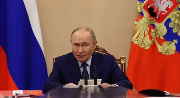 Новости России - Первый русский. Портрет Лужкова на фоне Севастополя