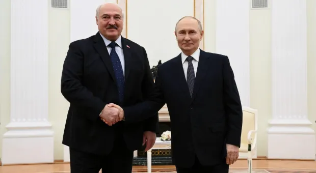 Новости России - Смертельное застолье: суррогатный алкоголь унес жизни 25 человек