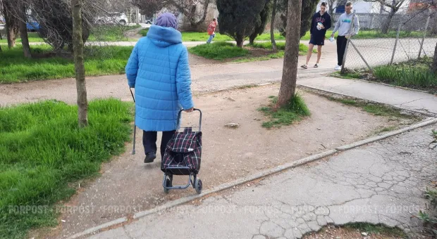 Новости Севастополя - Из-за прорыва канализации на части Севастополя меняют землю и выкачивают колодцы 