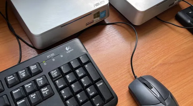 Новости Севастополя - Севастопольские коммунисты обиделись на Развожаева из-за ослепительно белого костюма и зарплат