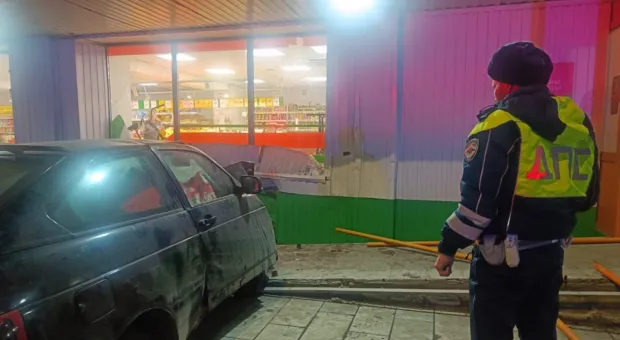 Новости России - В Крыму простились с погибшей в жутком ДТП семьёй с ребёнком