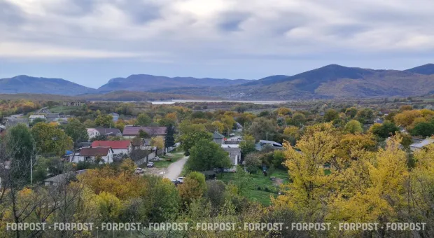 Новости Севастополя - Жёлтые «бородавки» многоэтажки перекрыли проезд в детский сад 