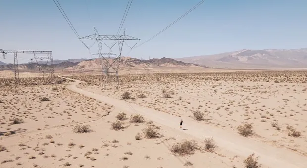 Мировые новости - Пятница 16:00. Прямой эфир «На троих». Упавший плавкран/ Элитные квадраты/ Кому крымские здравницы?