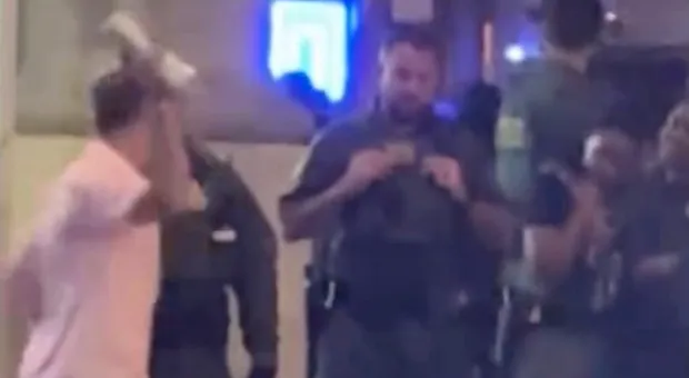 Мировые новости - Бургеру из McDonald's исполнилось 30 лет, и он до сих пор «устрашающе цел»