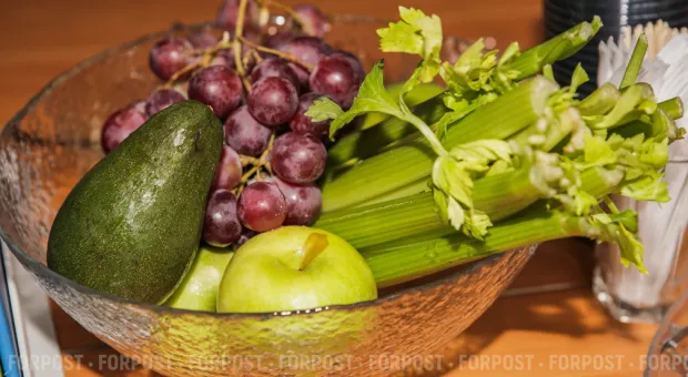 Новости Севастополя - Вместо забора на набережной Севастополя появятся столбики с цепочкой