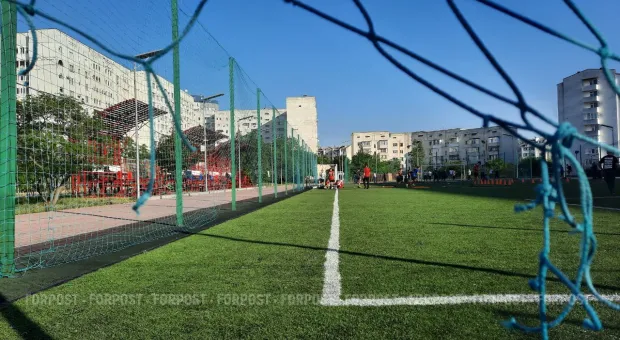 Новости Севастополя - ФК "Севастополь" провел аукцион, лотом которого были вратарские перчатки — Игоря Литовки