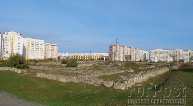 Новости Севастополя - Снежный барс Юрий Круглов водрузил флаг Севастополя на Эвересте