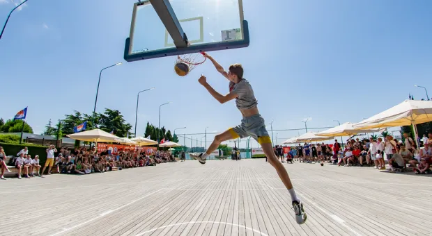 Новости Севастополя - Можно ли есть на рабочем месте: эксперт разъяснила правила и указала на риски