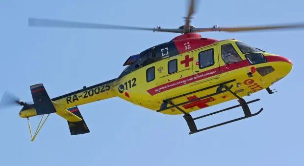 Новости Севастополя - Канализационный люк влетел в лобовое машины, где ехала мама с детьми