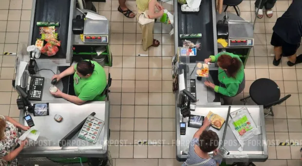 Новости Севастополя - Севастополец заасфальтировал общественную клумбу для парковки автомобиля