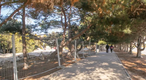 Новости Севастополя - Севастопольцы и депутаты победили забор на Дмитрия Ульянова