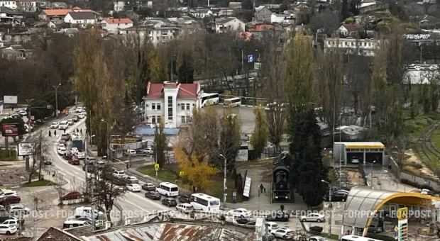 Новости Севастополя - Локомотивы и цистерны с мазутом сошли с рельсов — ЧП на российской железной дороге