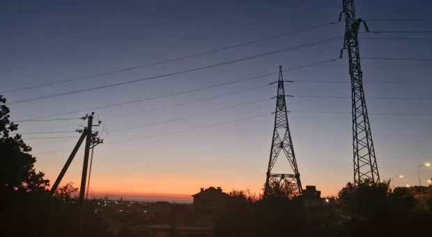 Новости Севастополя - Пожар, повреждения инфраструктуры: главное о ночной атаке ВСУ