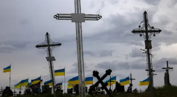 Мировые новости - Днепровский мост в Севастополе начали ремонтировать после его осыпания на перрон 