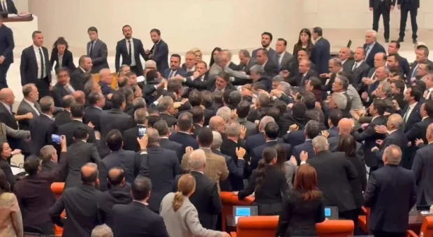 Мировые новости - «Красная звезда — это про Севастополь и про детство». Репортаж с главной ёлки города 