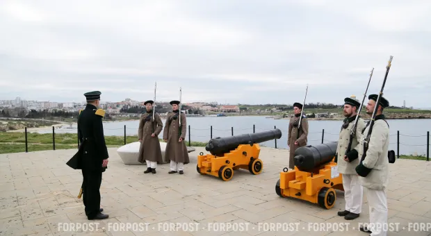 Новости Севастополя - И.о. кнехтов в Балаклаве дали вторую артиллерийскую жизнь