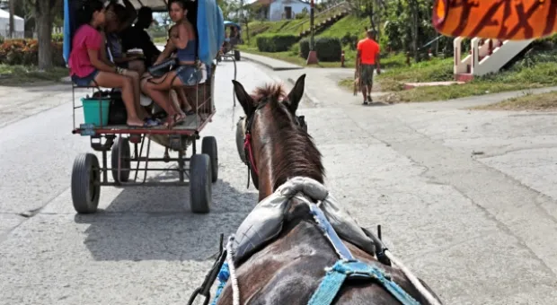 Российские туристы попали в ловушку топливного кризиса на Кубе